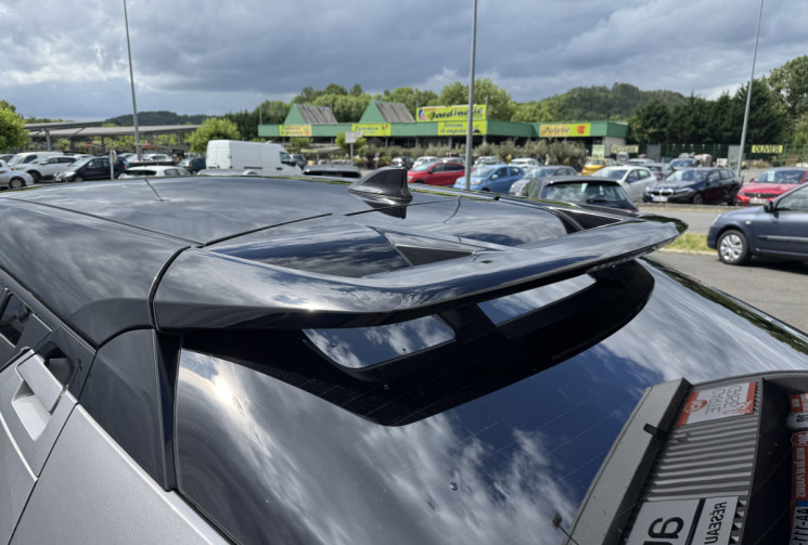 Toyota C-HR 122ch Graphic 2WD / SIEGES CHAUFFANTS / CAMERA DE RECUL