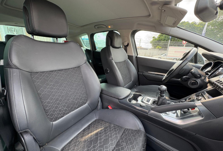 Peugeot 3008  I PH2 1.6 HDI 120 ALLURE/ TOIT PANORAMIQUE/ DISTRIBUTION OK/ GARANTIE 12 MOIS