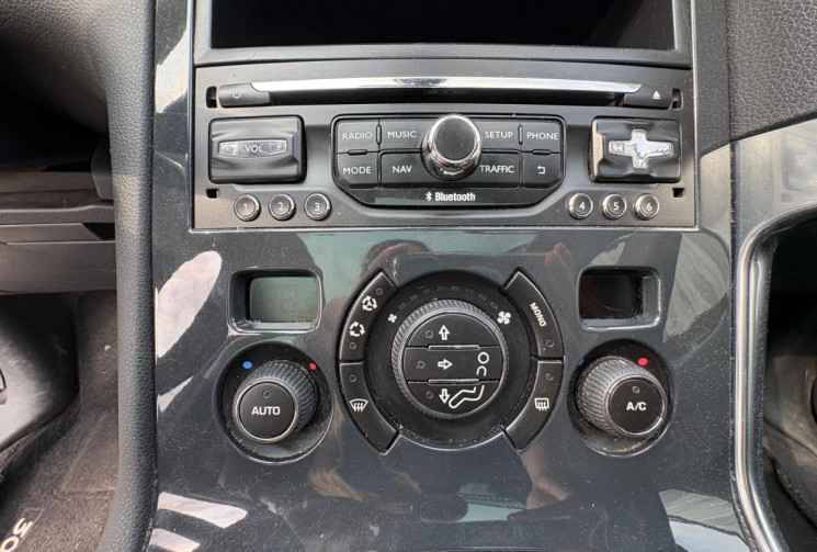 Peugeot 3008  I PH2 1.6 HDI 120 ALLURE/ TOIT PANORAMIQUE/ DISTRIBUTION OK/ GARANTIE 12 MOIS