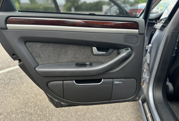Audi A8 AVUS 3.0 TDI 232CV QUATTRO