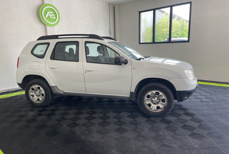 Dacia Duster I (H79) 1.5 dCi 110ch FAP Lauréate 4X2 + Attelage // Kit distribution neuf