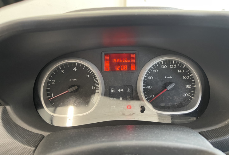 Dacia Duster I (H79) 1.5 dCi 110ch FAP Lauréate 4X2 + Attelage // Kit distribution neuf