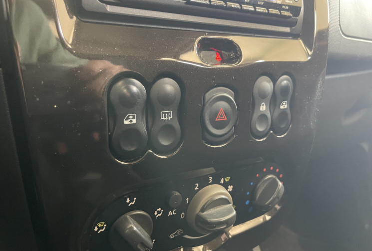 Dacia Duster I (H79) 1.5 dCi 110ch FAP Lauréate 4X2 + Attelage // Kit distribution neuf