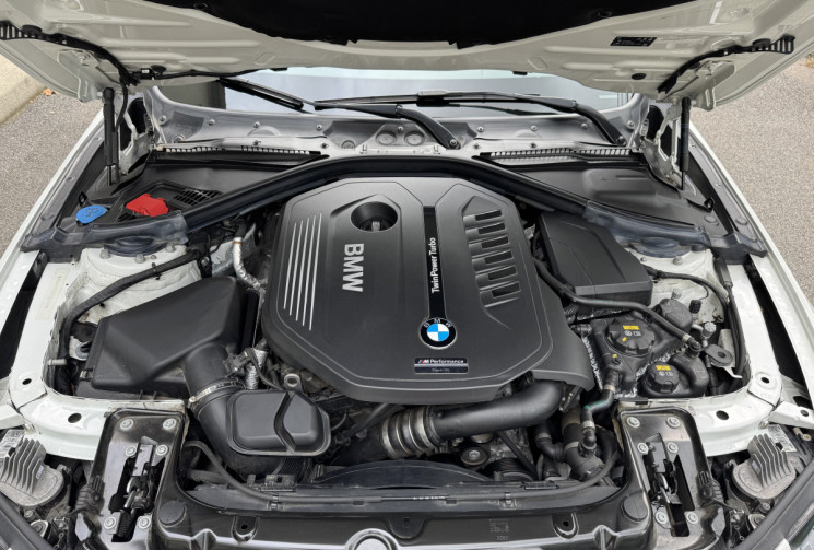 BMW Série 4 Coupé M Sport (F32) LCI 440i 3.0 326 ch Steptronic8 / Toit ouvrant / Suivi complet BMW 