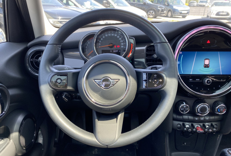 Mini Mini 3 (F55) One First 1.5 i 75 CV + TOIT OUVRANT 