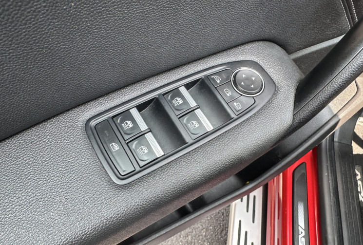 Mitsubishi ASX 1.6 Hybrid 143 INSTYLE