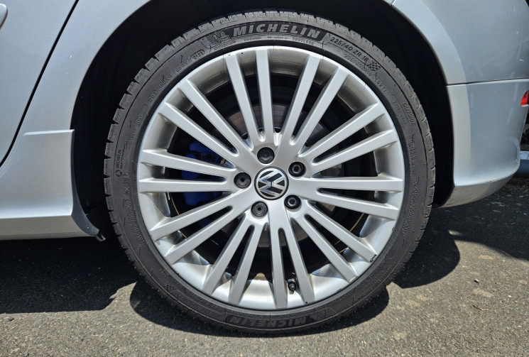 Volkswagen Golf V R32 3.2 V6 TFSI 250 4MOTION DSG6 5P