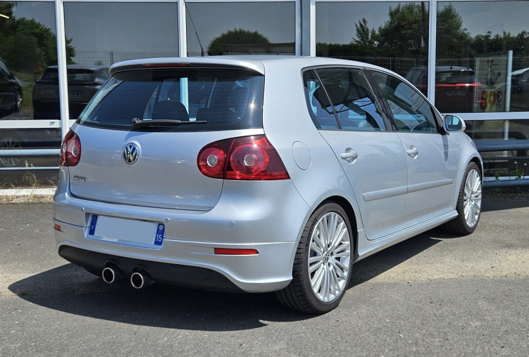 Volkswagen Golf V R32 3.2 V6 TFSI 250 4MOTION DSG6 5P