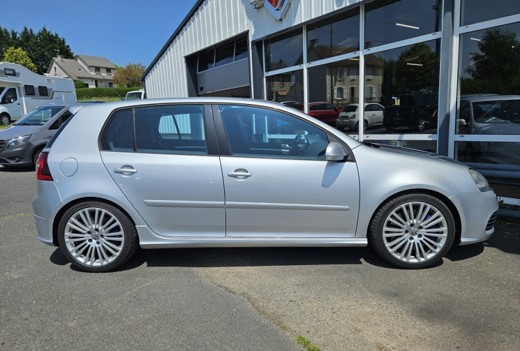 Volkswagen Golf V R32 3.2 V6 TFSI 250 4MOTION DSG6 5P