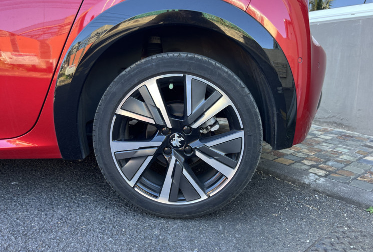 Peugeot 208  II 1.2 PureTech EAT8 130 cv GT