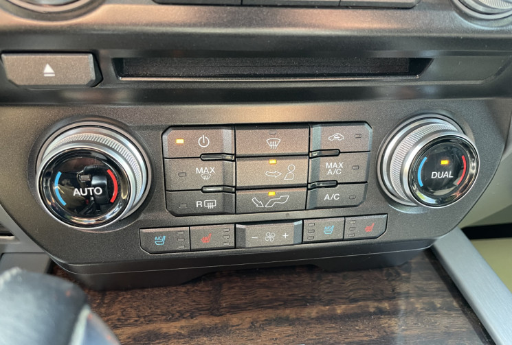 Ford F150 5.0 V8 Flexfuel SuperCrew Platinium *Avec TVA - Sans TVS*