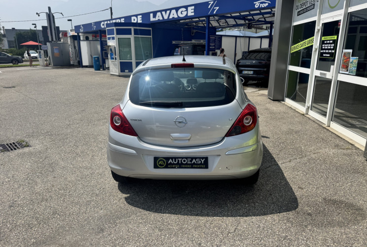 Opel Corsa 3 portes 1.4i 16V Twinport 90 Boîte auto