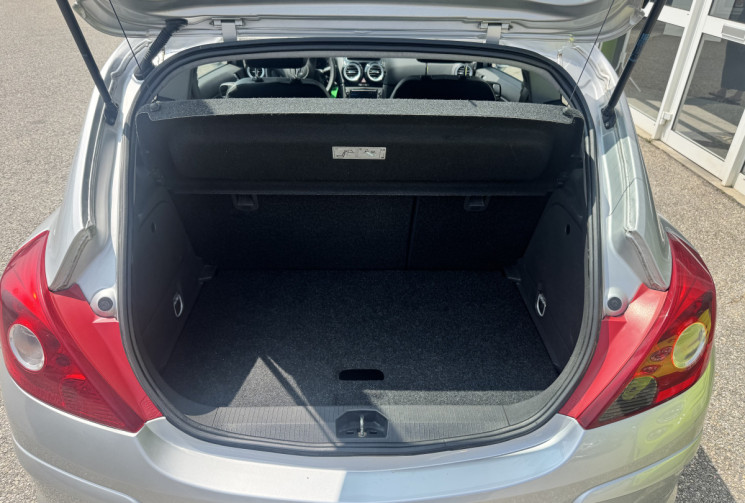 Opel Corsa 3 portes 1.4i 16V Twinport 90 Boîte auto