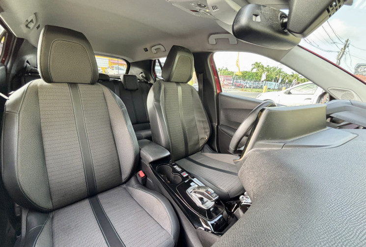 Peugeot 2008 II 1.5 BlueHDi 16V EAT8 S&S 130 cv Allure Pack EAT8 /Première main / Boîte automatique