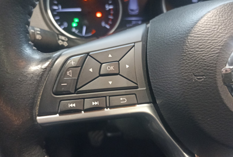 Nissan Qashqai 1.6 dCi 130 ch – Finition N-Connecta – Toit panoramique – GPS intégré