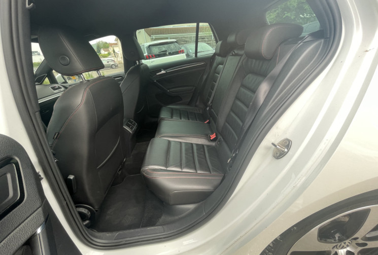 Volkswagen Golf VII GTI / 2.0 TSI / 230 CH / DSG6