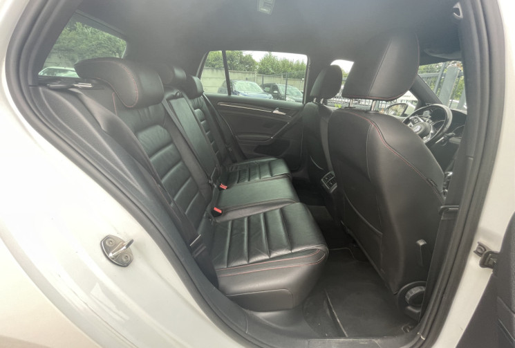 Volkswagen Golf VII GTI / 2.0 TSI / 230 CH / DSG6