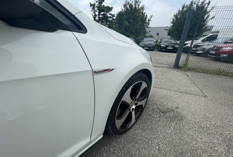 Volkswagen Golf VII GTI / 2.0 TSI / 230 CH / DSG6