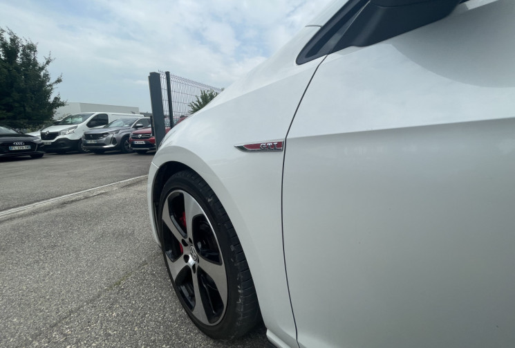 Volkswagen Golf VII GTI / 2.0 TSI / 230 CH / DSG6