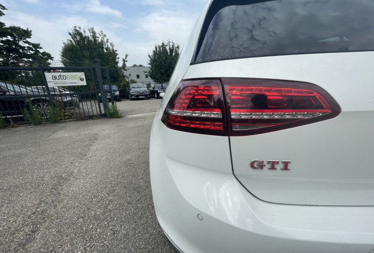 Volkswagen Golf VII GTI / 2.0 TSI / 230 CH / DSG6