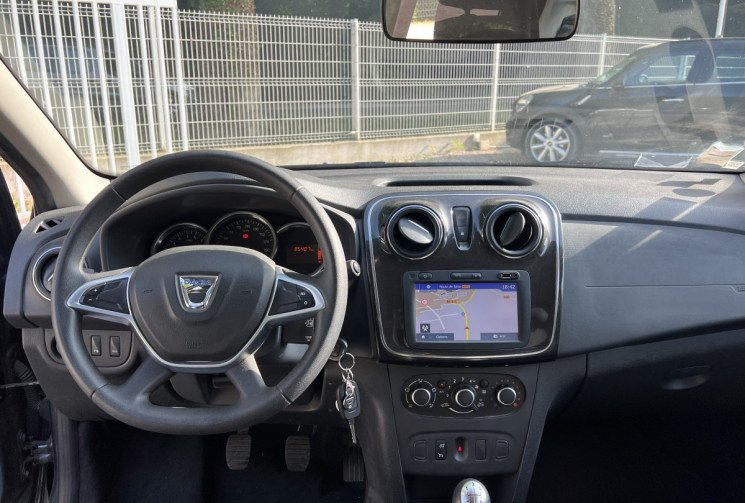 Dacia LOGAN 0.9 TCe 90 Lauréate / 1ère Main / Caméra / Cuir / GPS / Moteur à Chaine / Suivi Complet