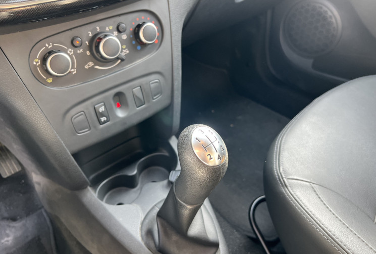 Dacia LOGAN 0.9 TCe 90 Lauréate / 1ère Main / Caméra / Cuir / GPS / Moteur à Chaine / Suivi Complet