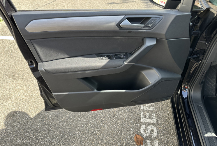 Volkswagen Touran 2.0 TDI 150 ch FAP Lounge Business DSG7 5 places / Première main / Entretien VW