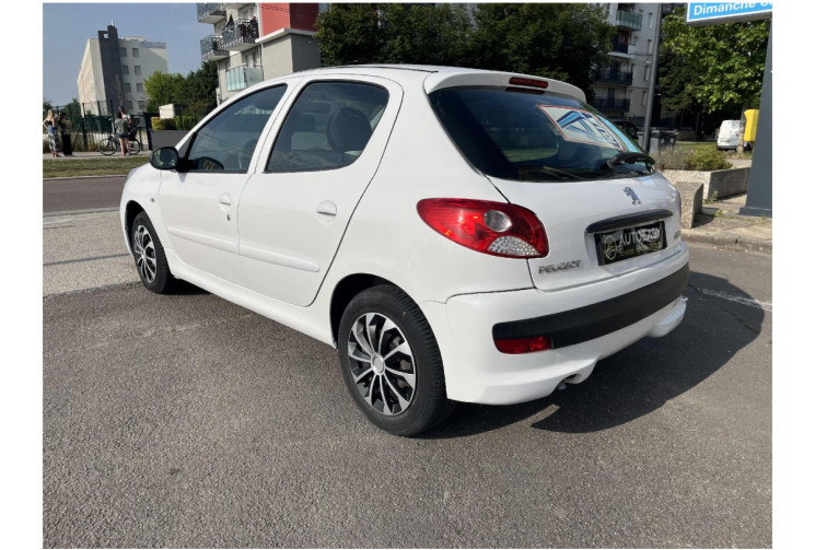 Peugeot 206+ 1.4 i 75 cv