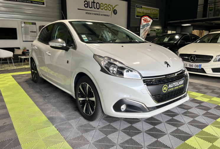Peugeot 208 110 CH EAT6 TECH EDITION