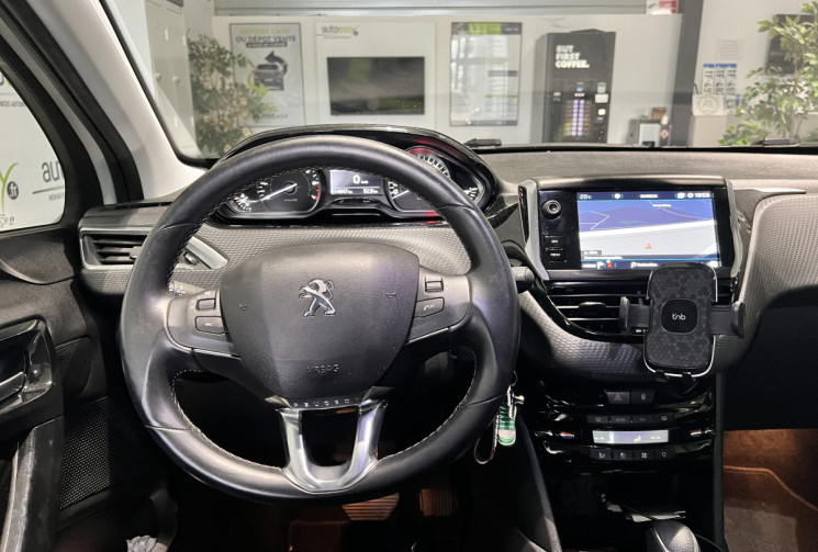 Peugeot 208 110 CH EAT6 TECH EDITION
