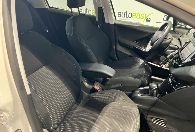 Peugeot 208 110 CH EAT6 TECH EDITION