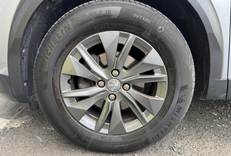 Peugeot 2008 1.5 BlueHDi 110 cv S&S Allure Pack // Première main // 100% entretien concessionnaire