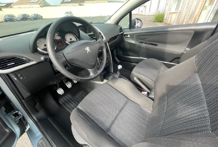 Peugeot 207 CC PEUGEOT 207 CC 1.6VTI 120CH SPORT PACK .
