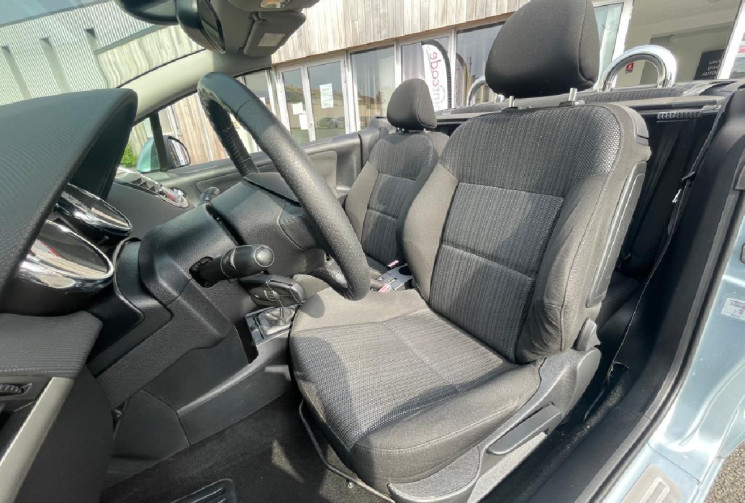 Peugeot 207 CC PEUGEOT 207 CC 1.6VTI 120CH SPORT PACK .