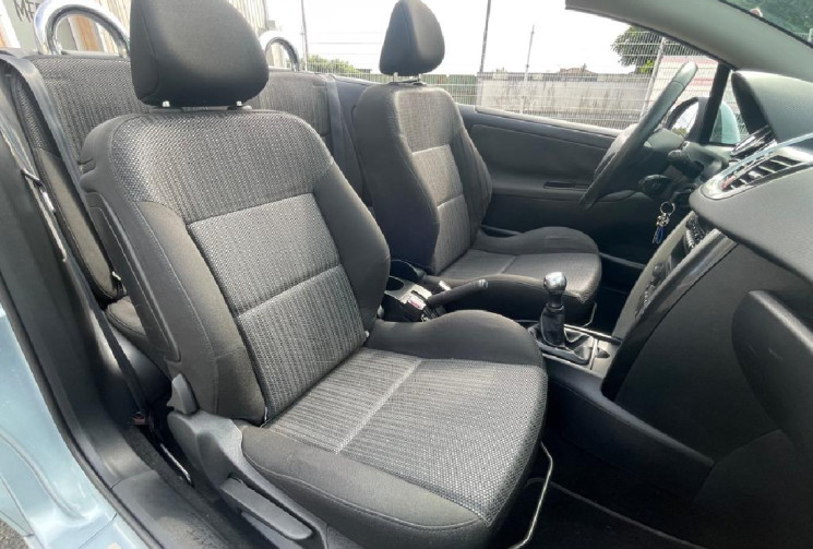 Peugeot 207 CC PEUGEOT 207 CC 1.6VTI 120CH SPORT PACK .