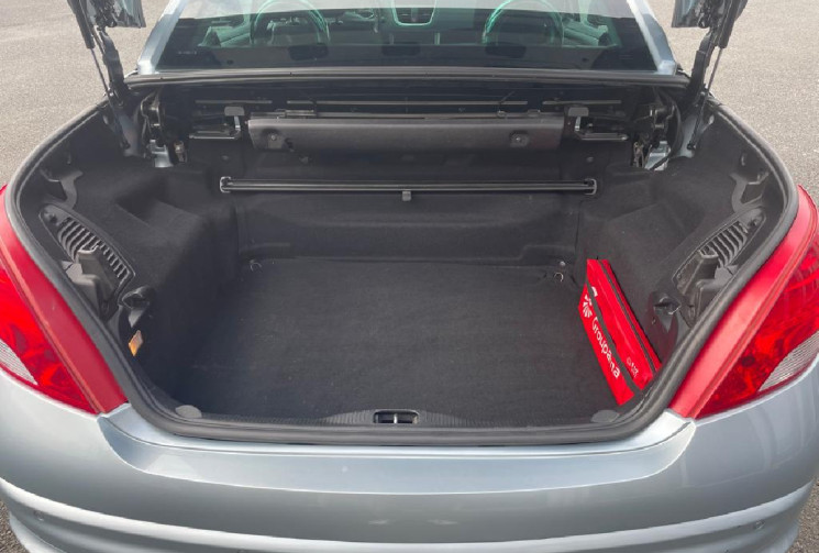 Peugeot 207 CC PEUGEOT 207 CC 1.6VTI 120CH SPORT PACK .