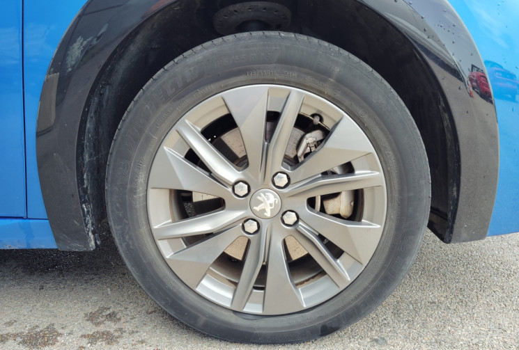 Peugeot 208 e-208 136ch Roadtrip