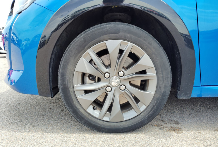 Peugeot 208 e-208 136ch Roadtrip