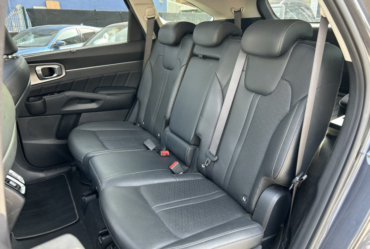 Kia SORENTO IV 1.6 T-GDI PHEV 265 Ch 4X4 DESIGN 7PL * SUIVI KIA * TOIT OUVRANT * CARPLAY