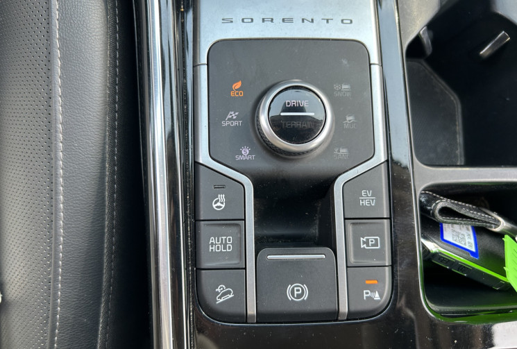 Kia SORENTO IV 1.6 T-GDI PHEV 265 Ch 4X4 DESIGN 7PL * SUIVI KIA * TOIT OUVRANT * CARPLAY