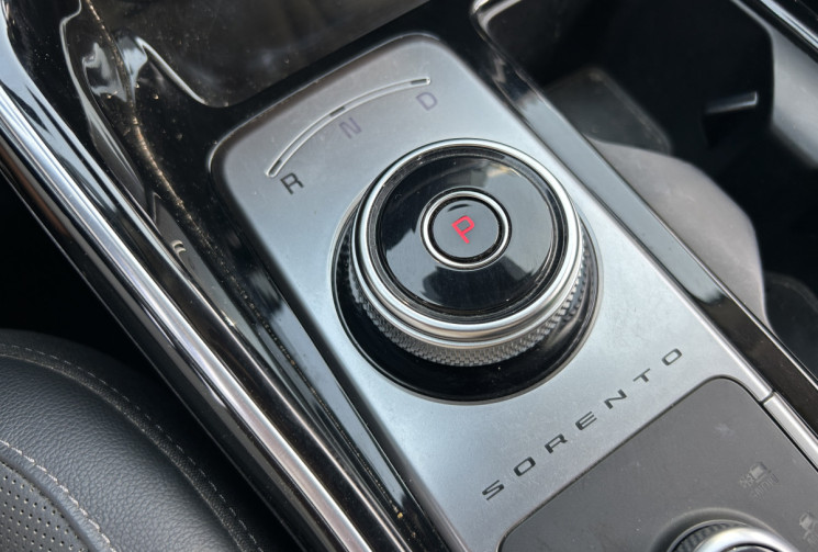 Kia SORENTO IV 1.6 T-GDI PHEV 265 Ch 4X4 DESIGN 7PL * SUIVI KIA * TOIT OUVRANT * CARPLAY