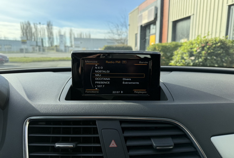 Audi Q3 2.0 TDI ultra 150 Ambiente / finition extérieure S-Line