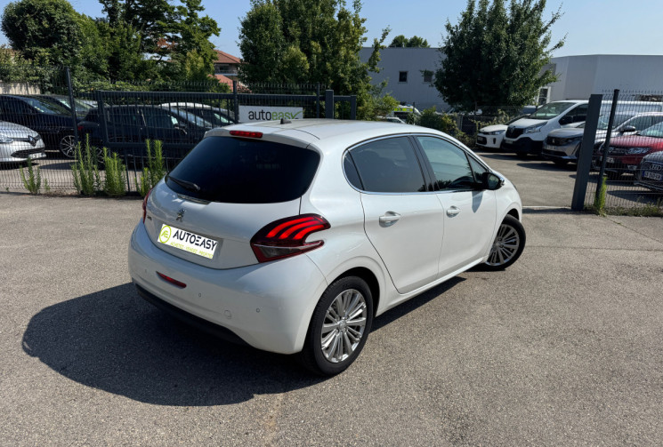 Peugeot 208 1.5 BlueHDi 100 ch / Allure