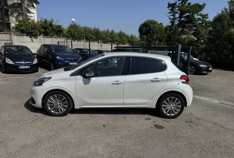 Peugeot 208 1.5 BlueHDi 100 ch / Allure