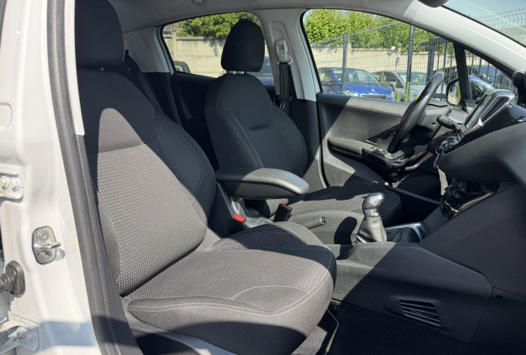 Peugeot 208 1.5 BlueHDi 100 ch / Allure