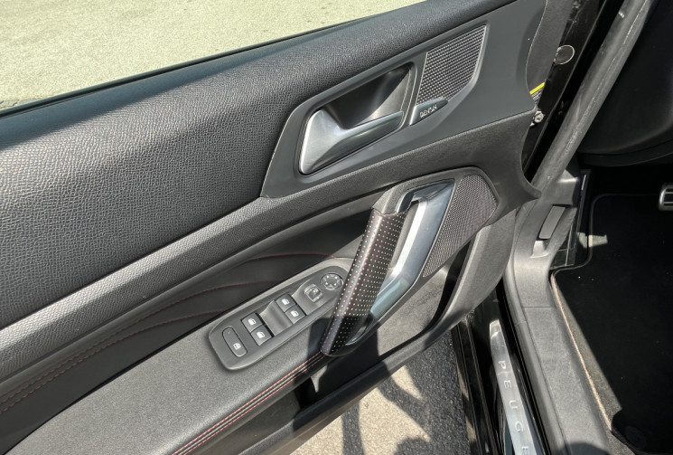 Peugeot 308 Phase II GT 2.0 S&S 177 cv Boîte auto