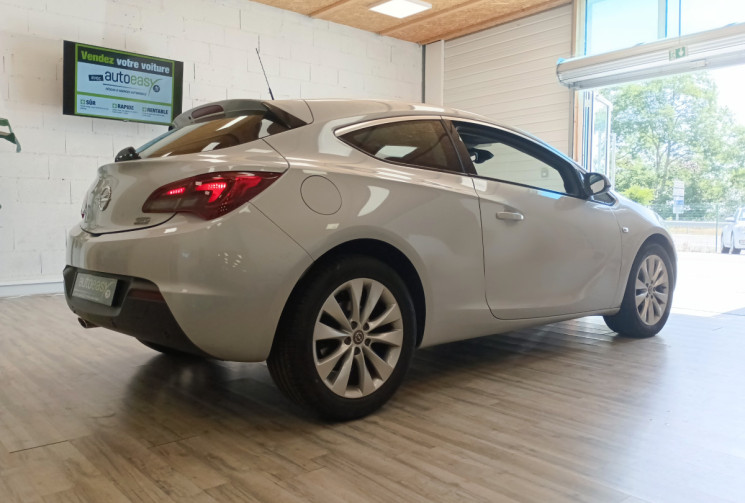 Opel Astra J GTC 2.0 CDTI FAP 16V S&S 165 cv