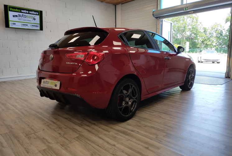 Alfa Romeo GIULIETTA 1.4 TB MultiAir 150ch Lusso Stop&Start Pack Veloce 1ERE MAIN 