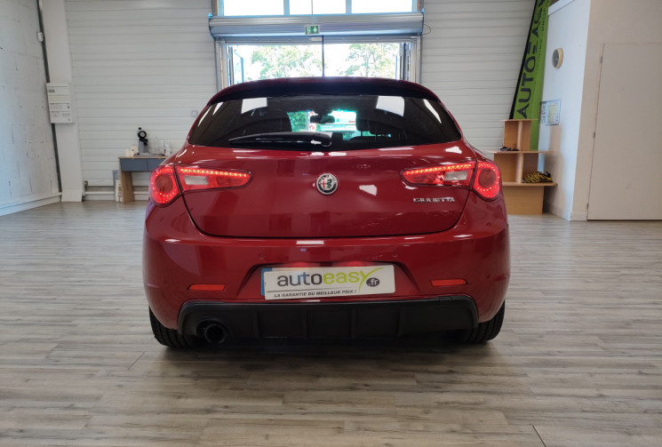 Alfa Romeo GIULIETTA 1.4 TB MultiAir 150ch Lusso Stop&Start Pack Veloce 1ERE MAIN 