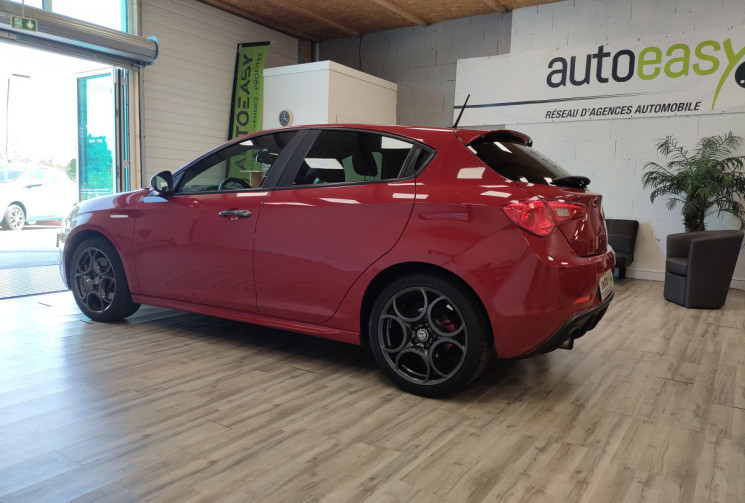Alfa Romeo GIULIETTA 1.4 TB MultiAir 150ch Lusso Stop&Start Pack Veloce 1ERE MAIN 